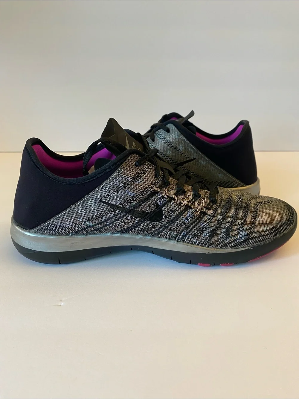 Nike Free TR 6 Women’s Size 8.5 Metallic Silver Black Pink Training 849805-002